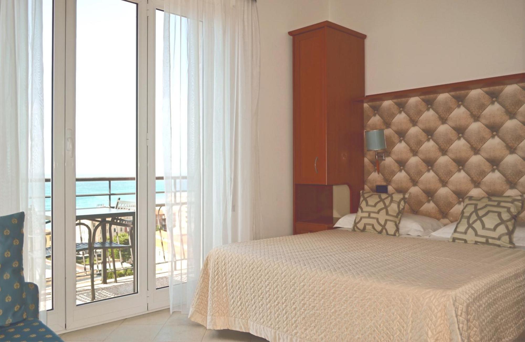 Hotel Noris Finale Ligure Luaran gambar